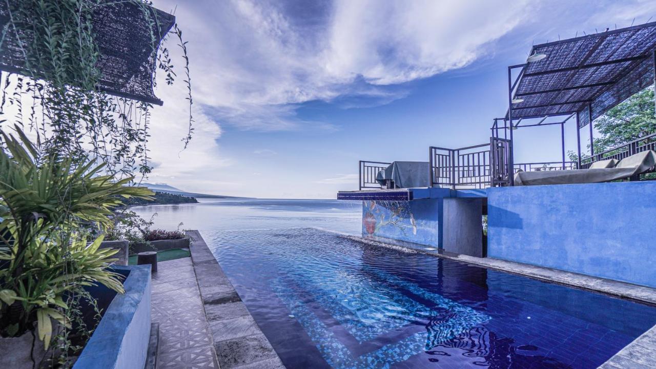 Waenis Sunset View Hotel And Restaurant, Amed, Bali Экстерьер фото